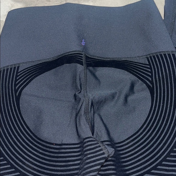 (Lot of 4) Full length Body Sculpt Leggings (Reversible Wear)  3 black 1 brown - Picture 9 of 11